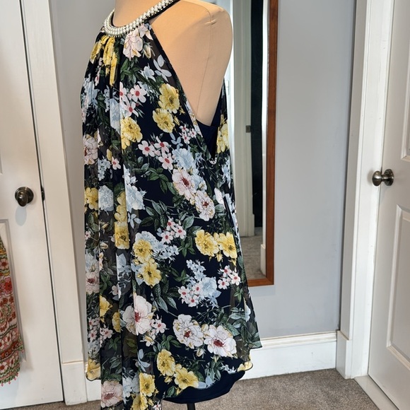 Kimcine Curve Floral Halter Dress with Beaded Neckline - Picture 5 of 13